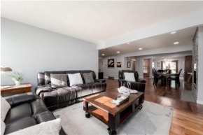 K HOME 5BR4BAH 2700 SQFT Bungalow! kingBed ! UOC! LRT